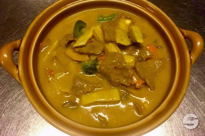 54. Boeuf Sauce Curry - Aux 3 Bonheurs