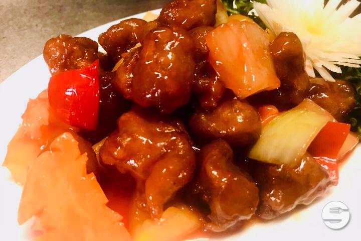 60. Porc à la Sauce Aigre-Douce (porc frit, sauce livrée dans un pot à part) - Aux 3 Bonheurs