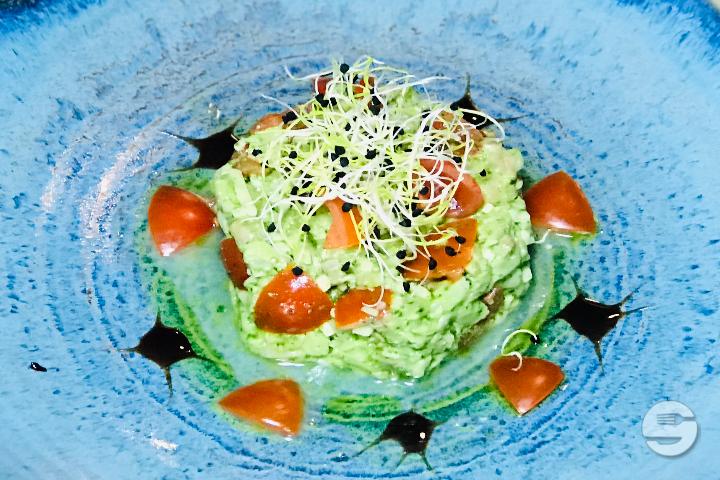 Tartar of Loup pesto and Cherry tomatoes - Face au Lac