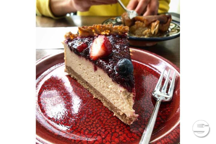 Cheesecake vegan et coulis de fruits rouges - Ou Bien Encore