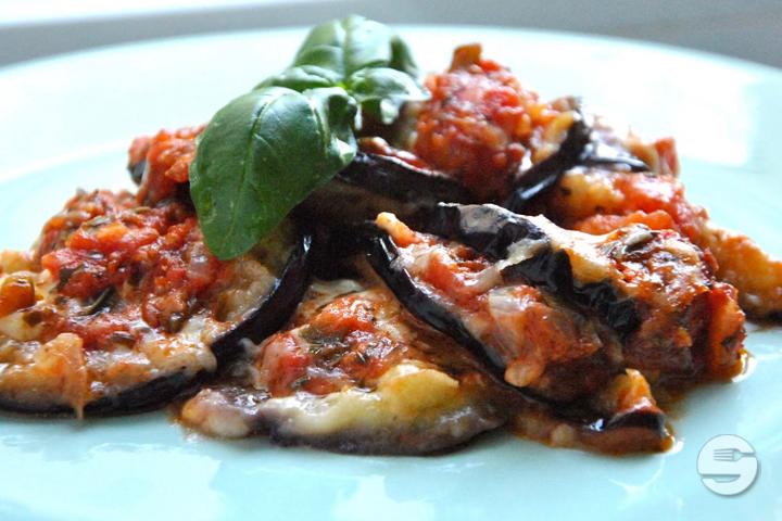 Auberginenauflauf in Tomatensugo und Parmesan - La Tavolata