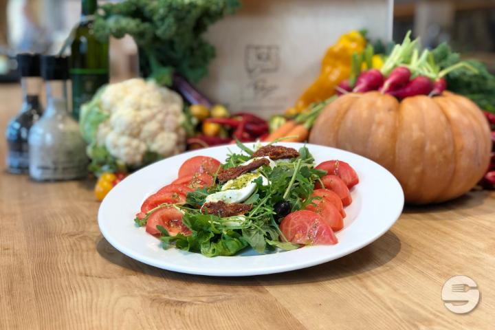Salade Tomates Mozzarella di Bufala - Le Pain Quotidien