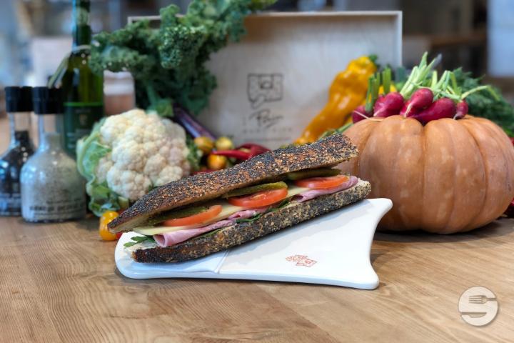 Sandwich Pain Baguette Jambon - Le Pain Quotidien