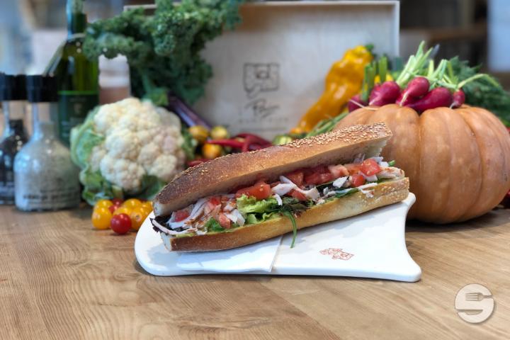 Sandwich Pain Baguette Poulet & Guacamole - Le Pain Quotidien