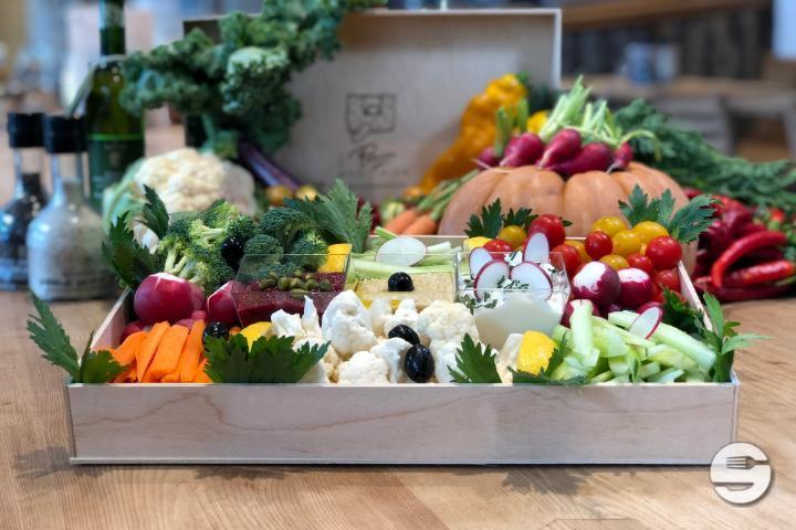 Raw vegetables & DipsTray at CHF 99.50- - Le Pain Quotidien