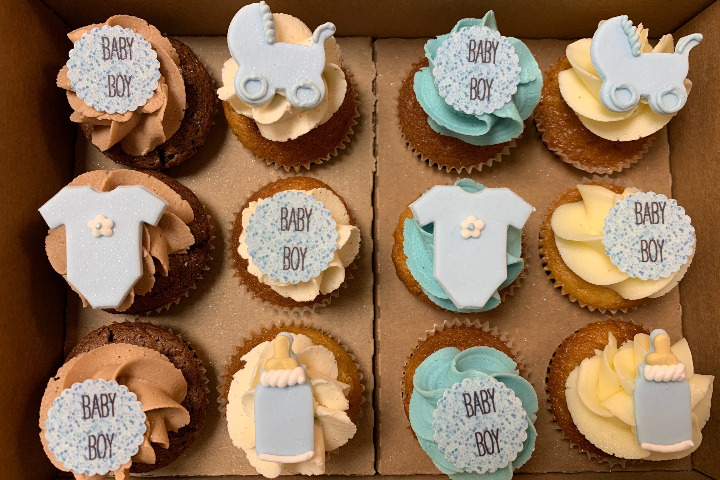 Box of 12 cupcakes "Baby Boy" - Royaume MELAZIC Genève