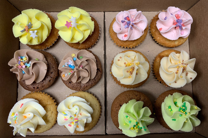 Box of 12 cupcakes "our favorites" - Royaume MELAZIC Genève