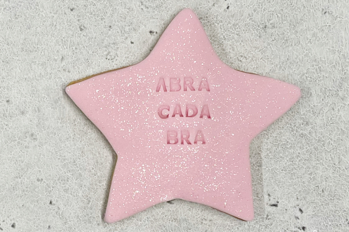 Biscuit étoile "Abracadabra" - Royaume MELAZIC Lausanne