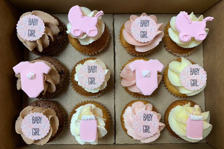 Boîte de 12 cupcakes "Baby Girl" - Royaume MELAZIC Lausanne