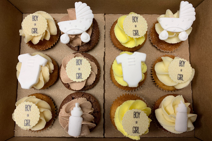 Boîte de 12 cupcakes "Boy or Girl?" - Royaume MELAZIC Lausanne