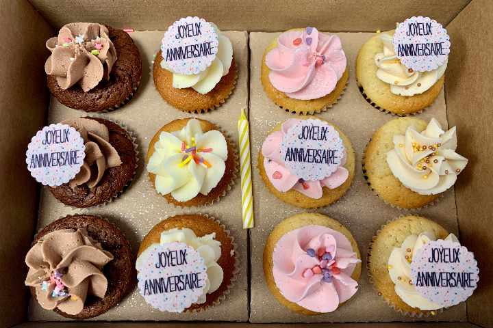Boîte de 12 cupcakes "Joyeux anniversaire" - Royaume MELAZIC Lausanne