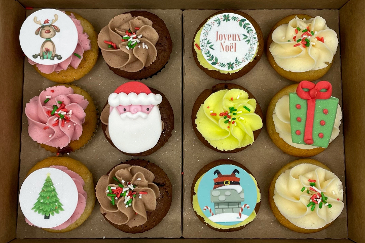Boîte de 12 cupcakes "Père Noël et cadeaux" - Royaume MELAZIC Lausanne