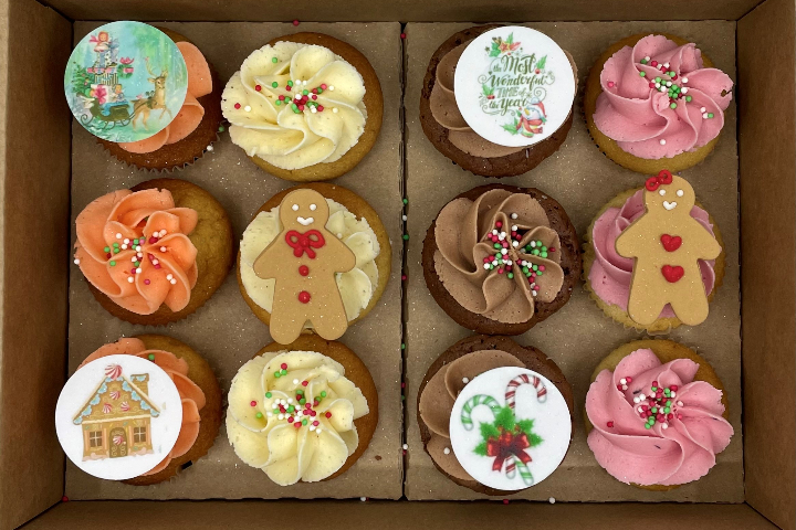 Boîte de 12 cupcakes "It's the most wonderful time of the year" - Royaume MELAZIC Lausanne