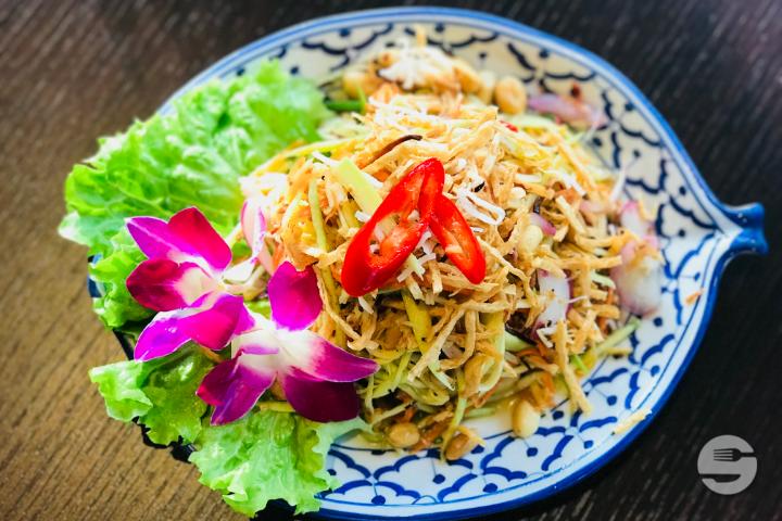 Salade de Mangue Verte. - Thaï au Lac