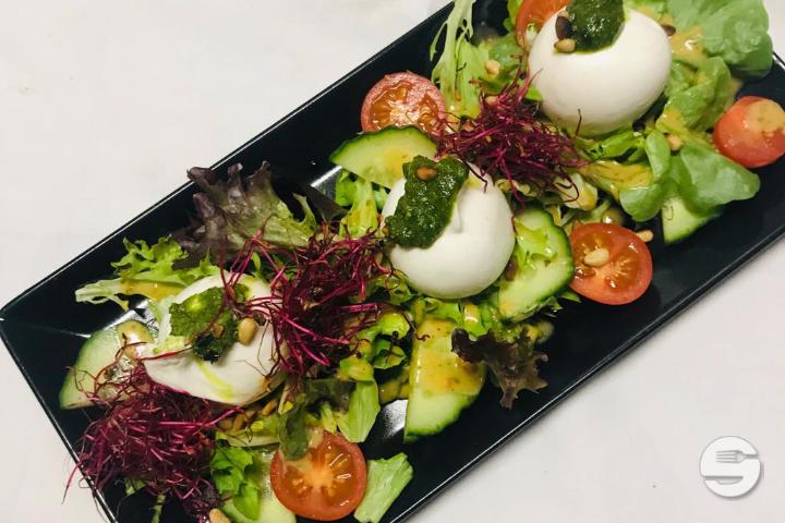 Burrata di Puglia - Davinda Montreux