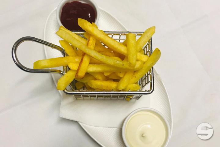 Portion of french fries - Davinda Montreux