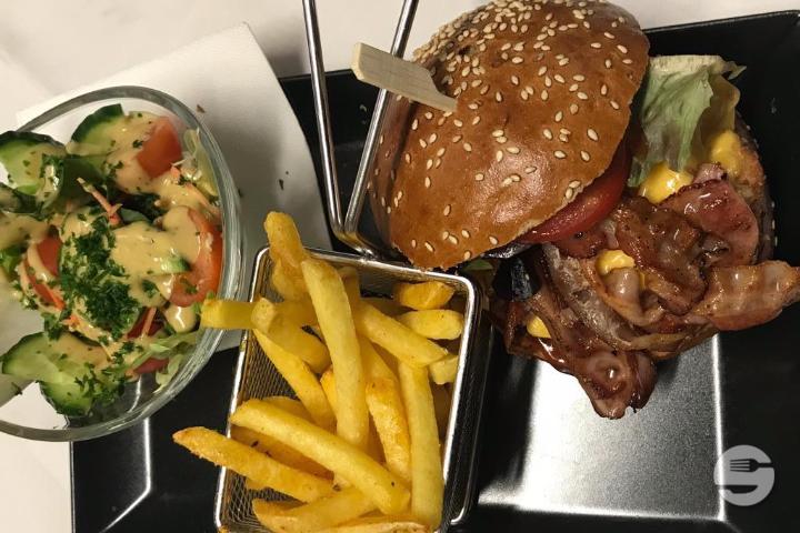 The Chef's Burger - Davinda Montreux