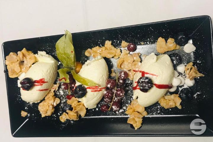 White Chocolate Mousse - Davinda Montreux