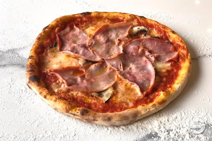 Pizza Proscuitto e Funghi - Theo Randall's