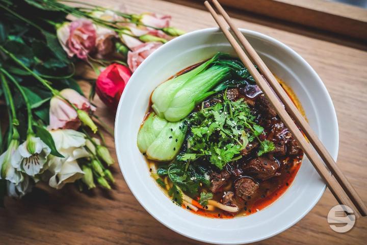 Hongshao Beef (leicht scharf) - Lucky Noodle
