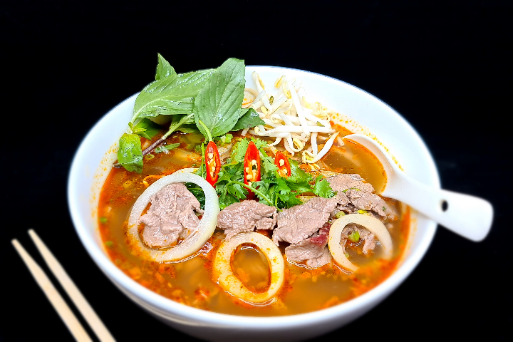 19. Spicy Bun Bo Hue - L'indochine