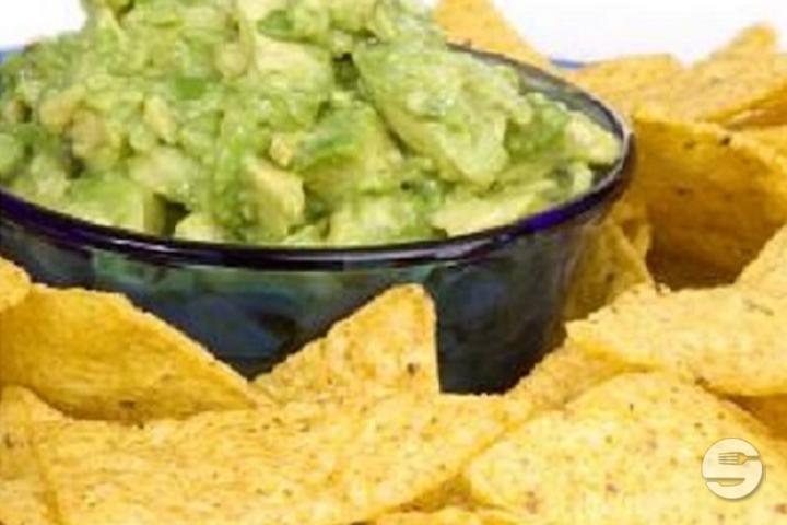 Totopos with Guacamole - Le Chat Rouge
