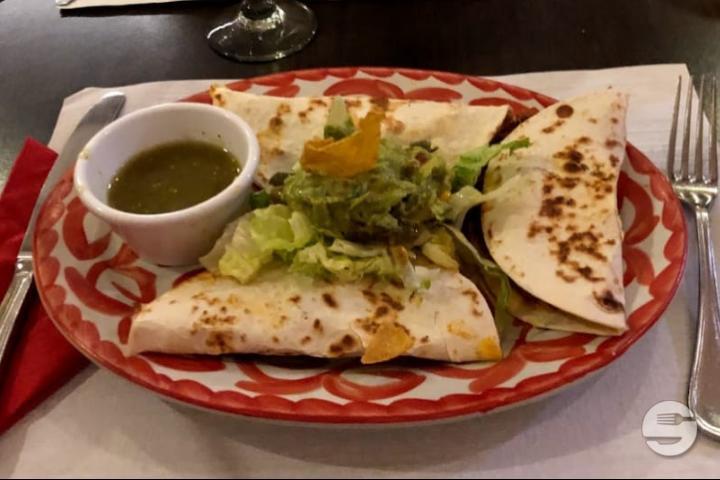 Quesadilla de Tinga - Le Chat Rouge