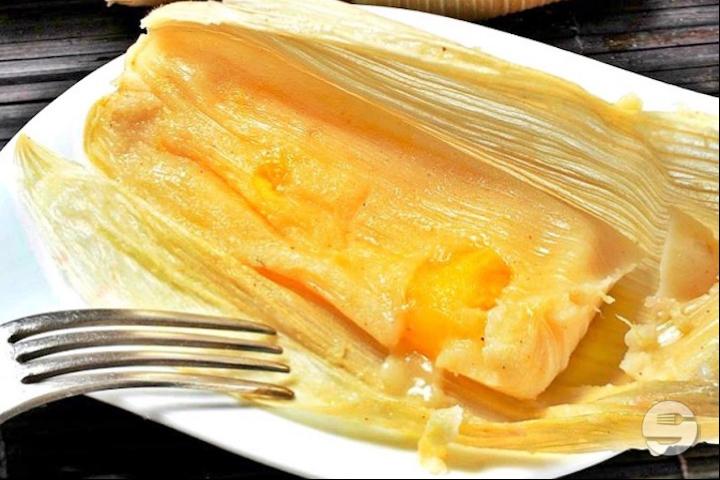 Tamal de Piña Con Coco - Le Chat Rouge