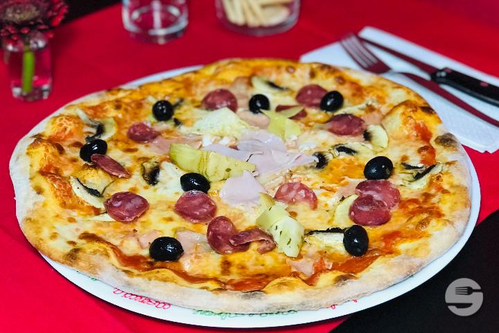 Pizza Capricciosa - Pizzeria Da Gennaro