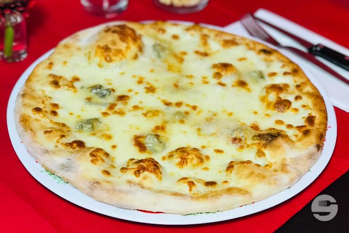 Pizza 4 Formaggi - Pizzeria Da Gennaro