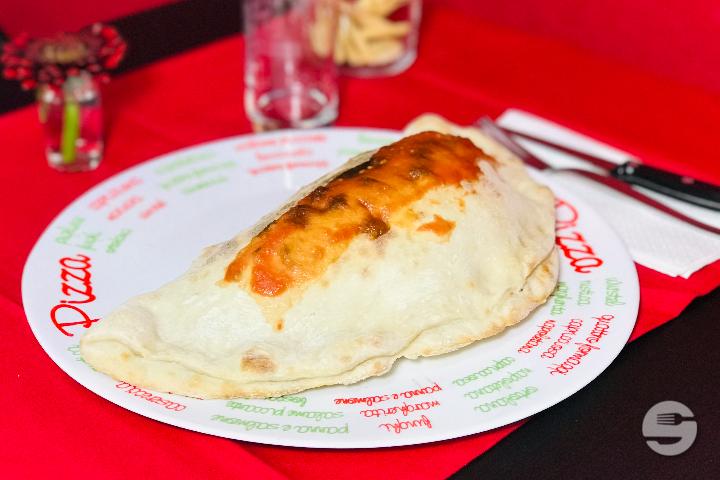 Calzone - Pizzeria Da Gennaro