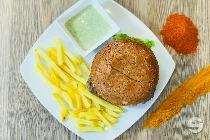 Maxi Burger - Lahore Food