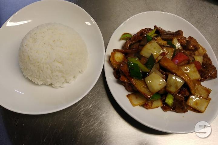 Szechuan mit Reis und Beilage nach Wahl - Taste of Asia