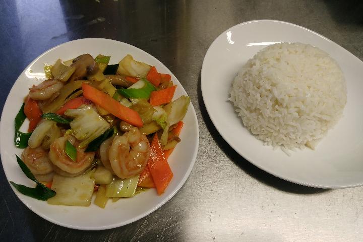 Chop Suey mit Reis und Beilage nach Wahl - Taste of Asia