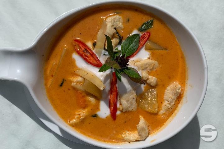 Rotes Curry mit Reis - Taste of Asia
