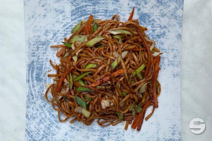 Gebratene Nudeln chinesischer Art - Taste of Asia