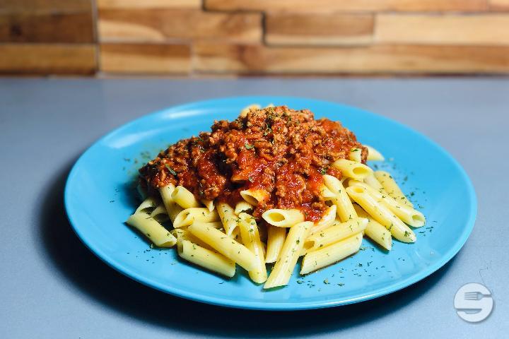 Pasta Bolognese - Pâtes au ragoût de boeuf - L'Isola Italian Street Food