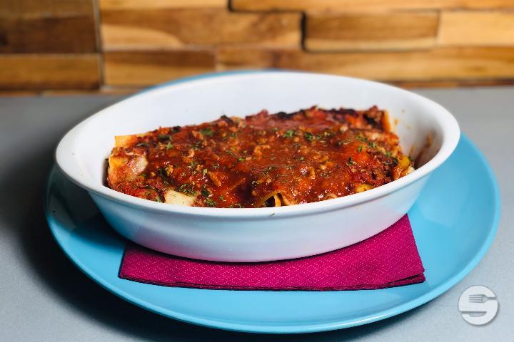 Lasagna Classica - Lasagne au ragoût de boeuf, mozzarella et parmesan - L'Isola Italian Street Food