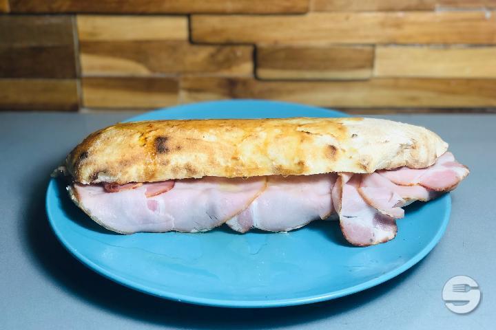 Panini Porchetta et Provola - L'Isola Italian Street Food