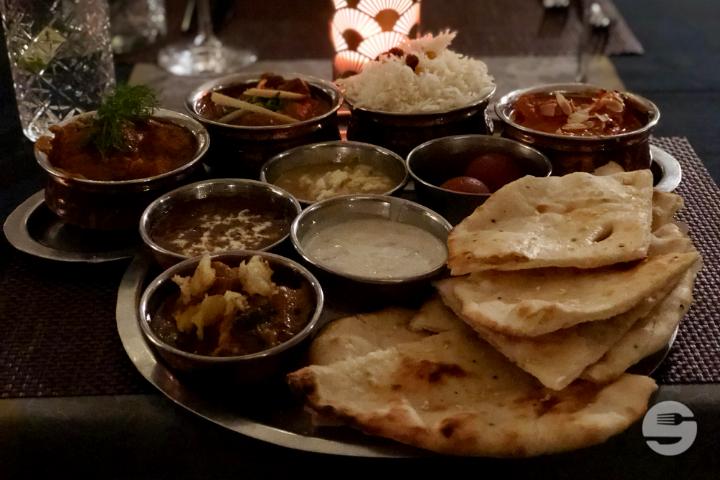Thali mit Beilage nach Wahl - Tamarind Hill