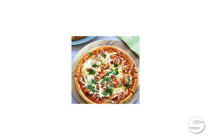 Bollywood chicken pizza - Tamarind Hill Zurich
