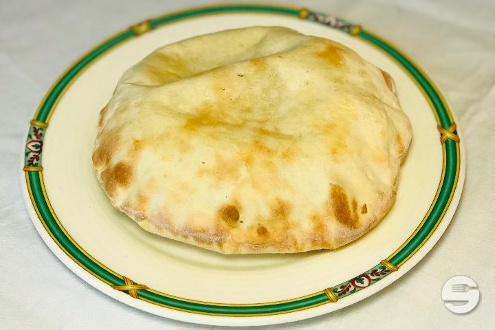Garlic and Chili Pepper Naan - Café des Alpes