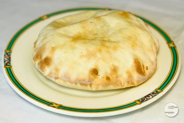 Garlic Naan - Café des Alpes