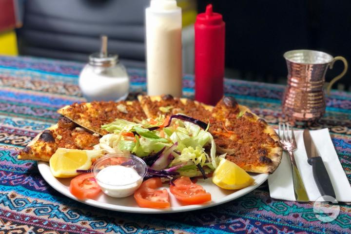 Lahmacun Plate - Buffet Express du Coin