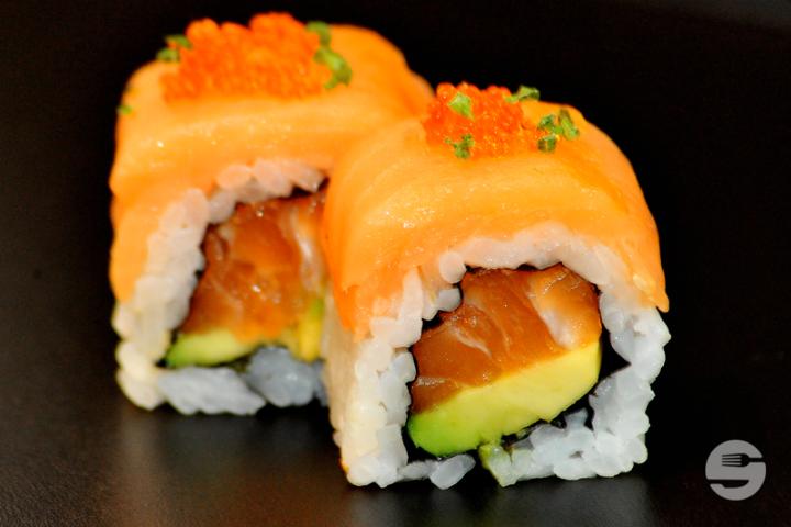 SR1 - Smoked Salmon and Avocado - Wasabi Sushi