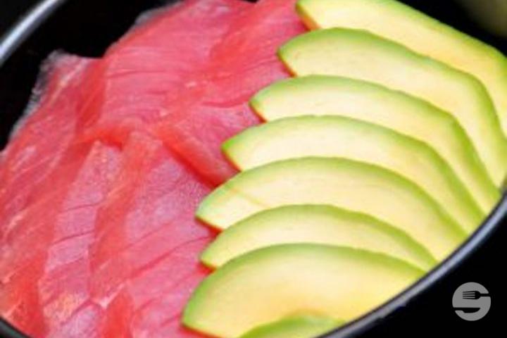 CH4 - Tuna and Avocado - Wasabi Sushi