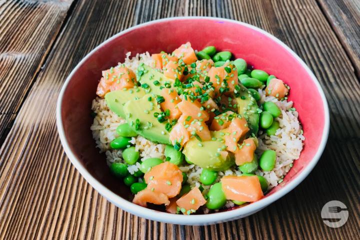 Ginger Salmon Poke Bowl - Puro Gusto