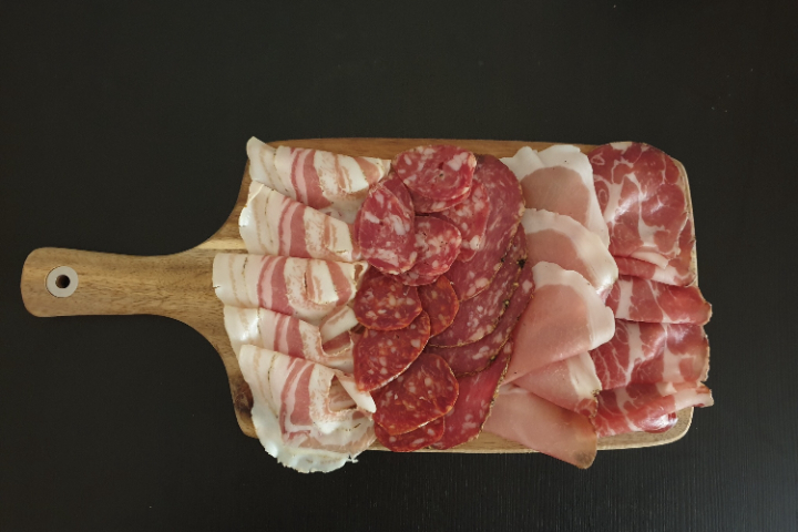 Plateaux de Charcuteries avec 5 sortes diverses (pour 2 pers.) - Brillucci Aperitivo