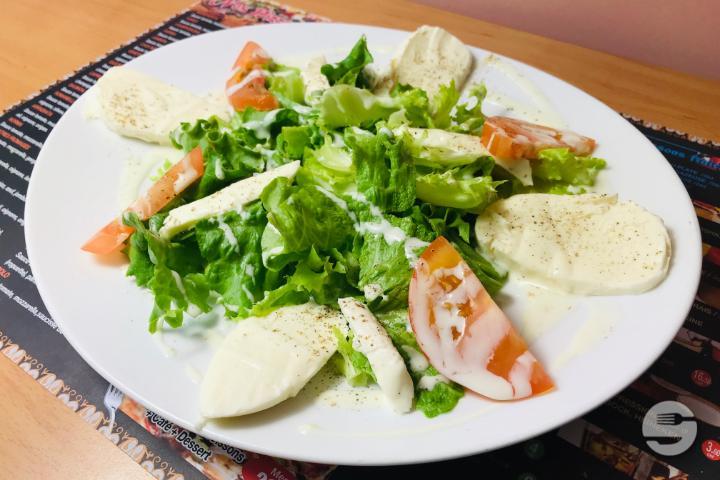Mozzarella Salad - Pizzaland 10
