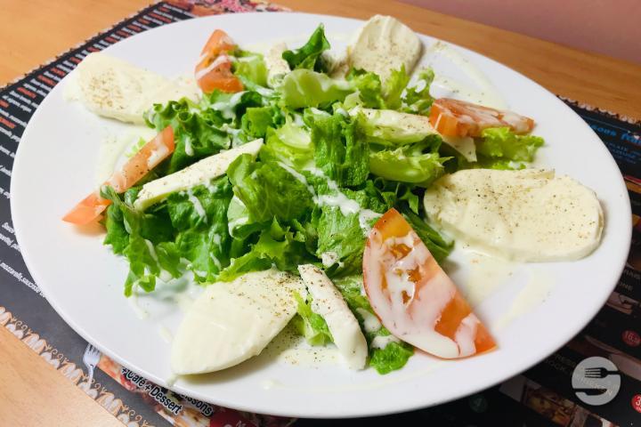 Mozzarella Salad - Pizzaland 10